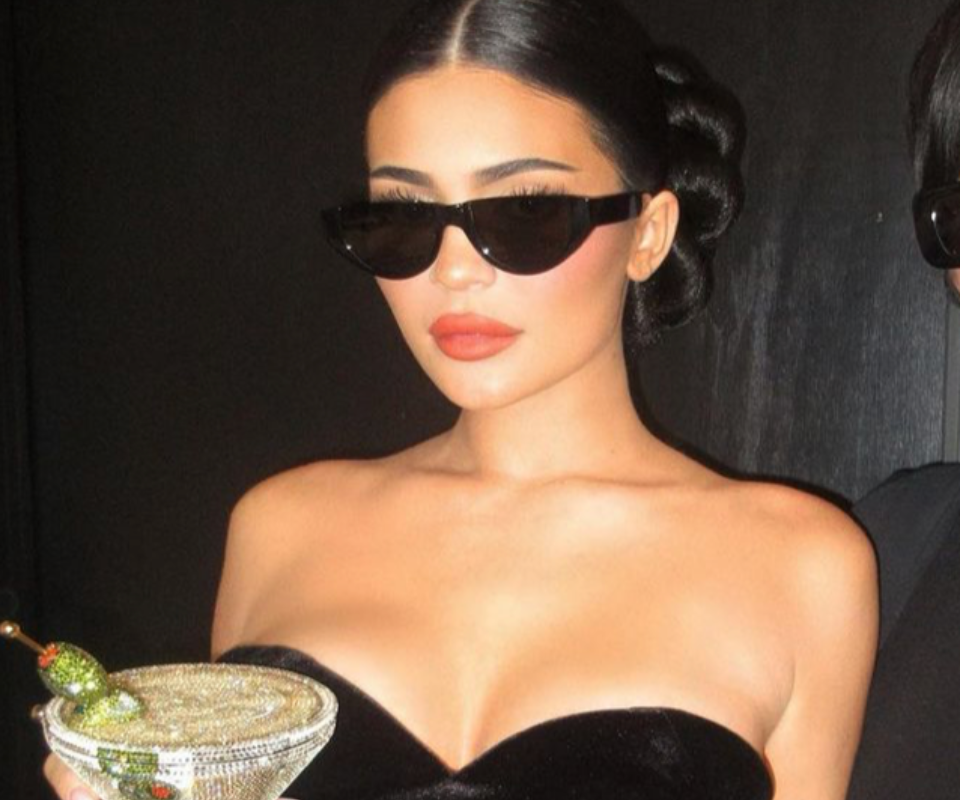 Kylie Jenner wearing Florence Sunglasses